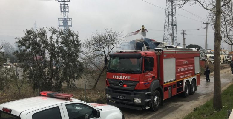 Barakfakih Mahallesinde  Korkutan Yangın