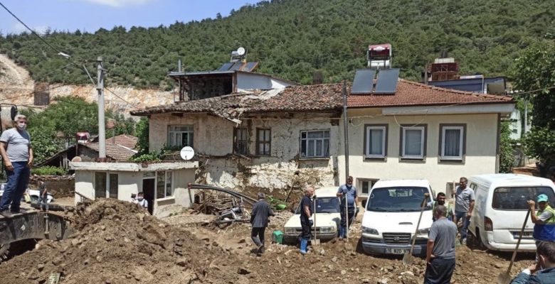 Bursa Valiliği Sel Felaketine İlişkin Açıklama Yaptı