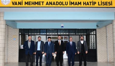 Başkan Tanır’dan İmam Hatip Okulları’na Anlamlı Ziyaret Başkan Tanır’dan İmam Hatip Okulları’na Anlamlı Ziyaret