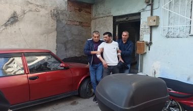 Bursa’da rehine krizi… Av tüfeğiyle eşini ve 2 çocuğunu rehin aldı Bursa’da rehine krizi… Av tüfeğiyle eşini ve 2 çocuğunu rehin aldı