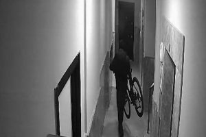 Kestel’de 1 Hafta 2 Bisiklet Çalan Hırsız Kameraya Yakalandı