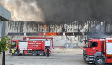 Kestel’de büyük fabrika yangını Kestel’de büyük fabrika yangını