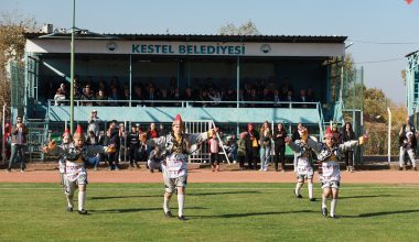 Kestel’de 29 Ekim Cumhuriyet Bayramı Coşkuyla Kutlandı Kestel’de 29 Ekim Cumhuriyet Bayramı Coşkuyla Kutlandı
