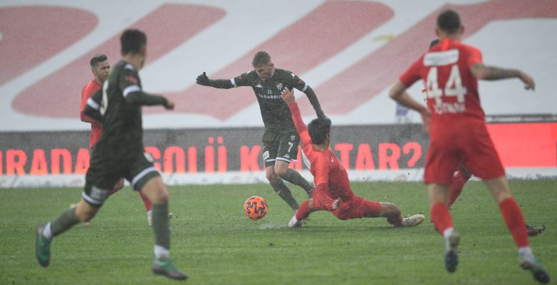 Bursaspor İlk Kez Üst Üste 3 Maç Kazanamadı – Yeşil Beyazlı Takım İç Sahada 14 Puan Kaybetti