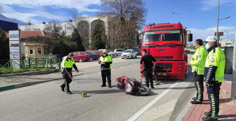 Kestel ‘de Kamyonun Çarptığı Motosiklet Sürücüsü Yaralandı