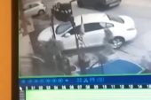 Bursa’da Jip Sürücüsünün Uyuyan Köpeği Ezdiği Anlar Güvenlik Kamerasına Yansıdı