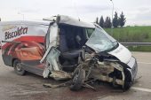 Otobanda Hafriyat Kamyonuna Minibüs Arkadan Çarptı: 1 Yaralı