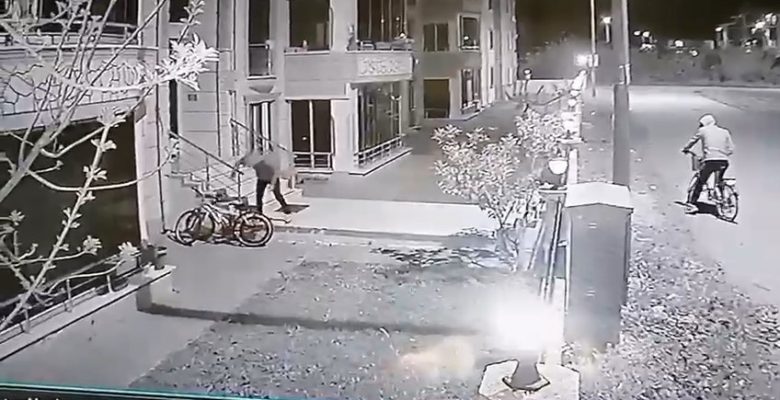 Bursa’da Bisiklet Hırsızlığı Kamerada