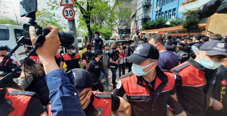 Beşiktaş’ta Eylemcilere Polis Müdahalesi