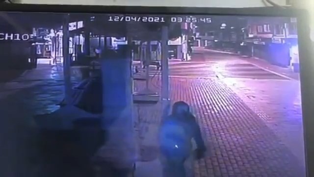 Bursa’da sokak kısıtlamasını fırsat bilen hırsız gece yerde bulduğu taşla