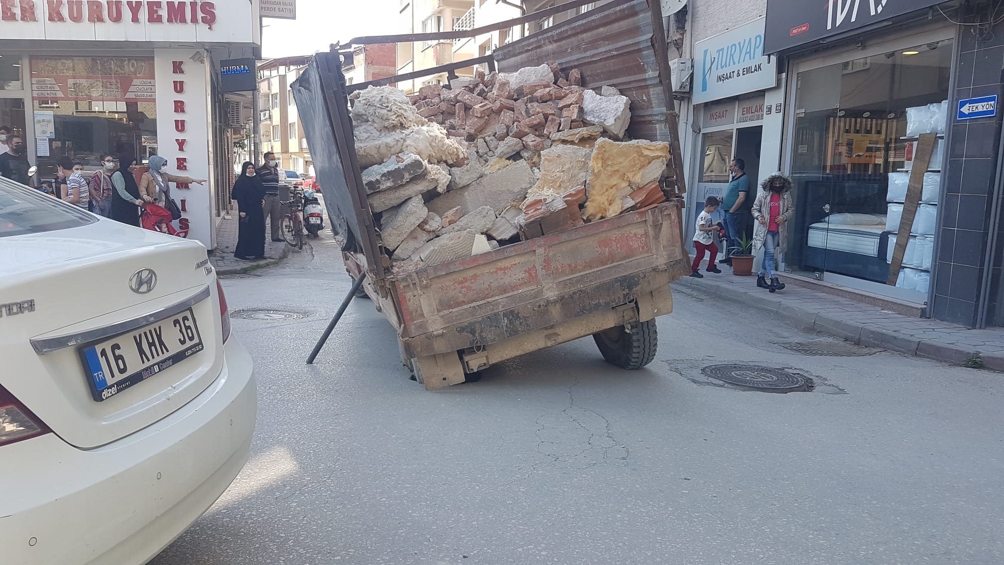 Bursa’nın İnegöl ilçesinde traktörün