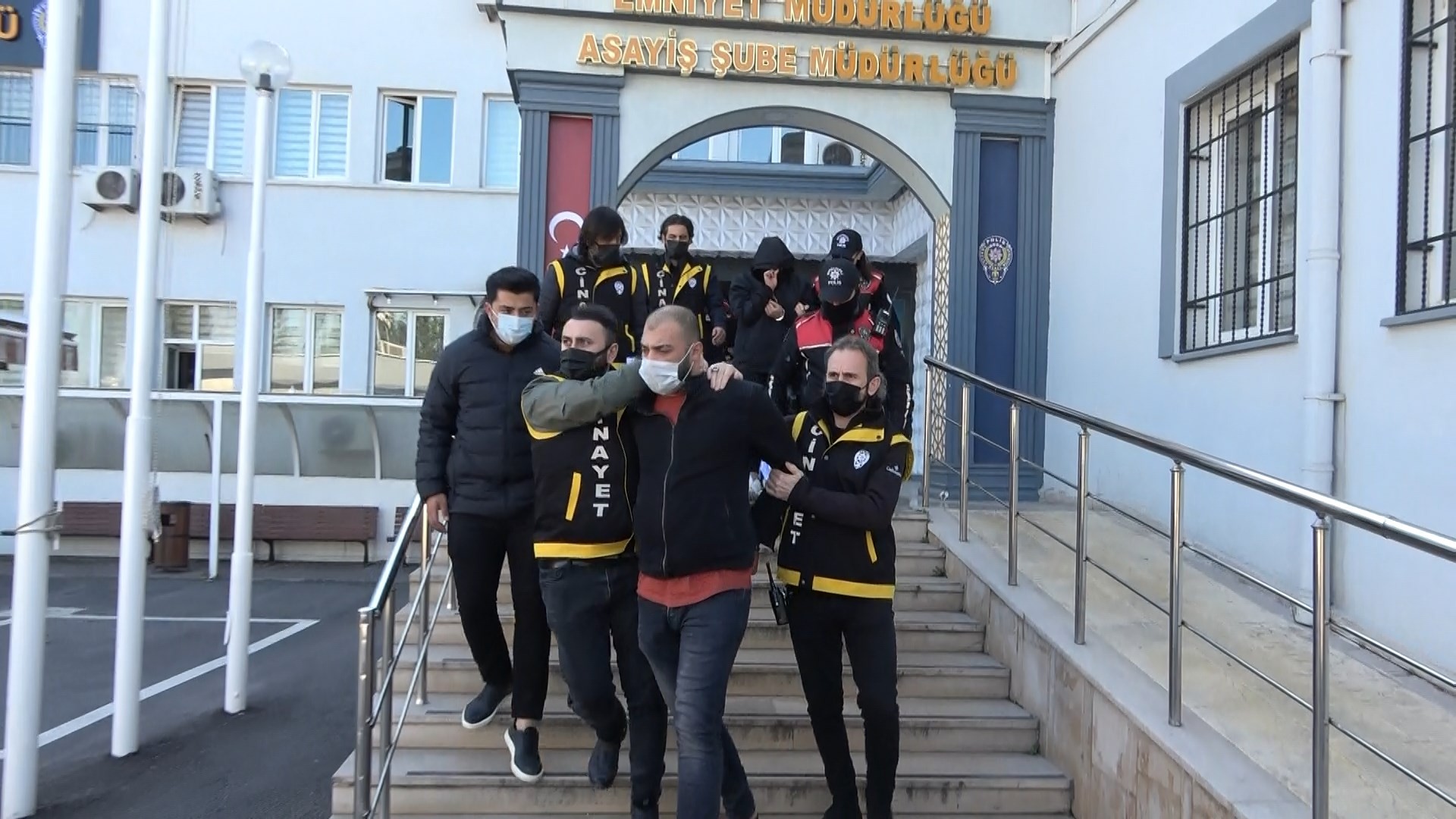 Bursa’da öldürülüp yol kenarına atılan kadının katil zanlısı olan eski