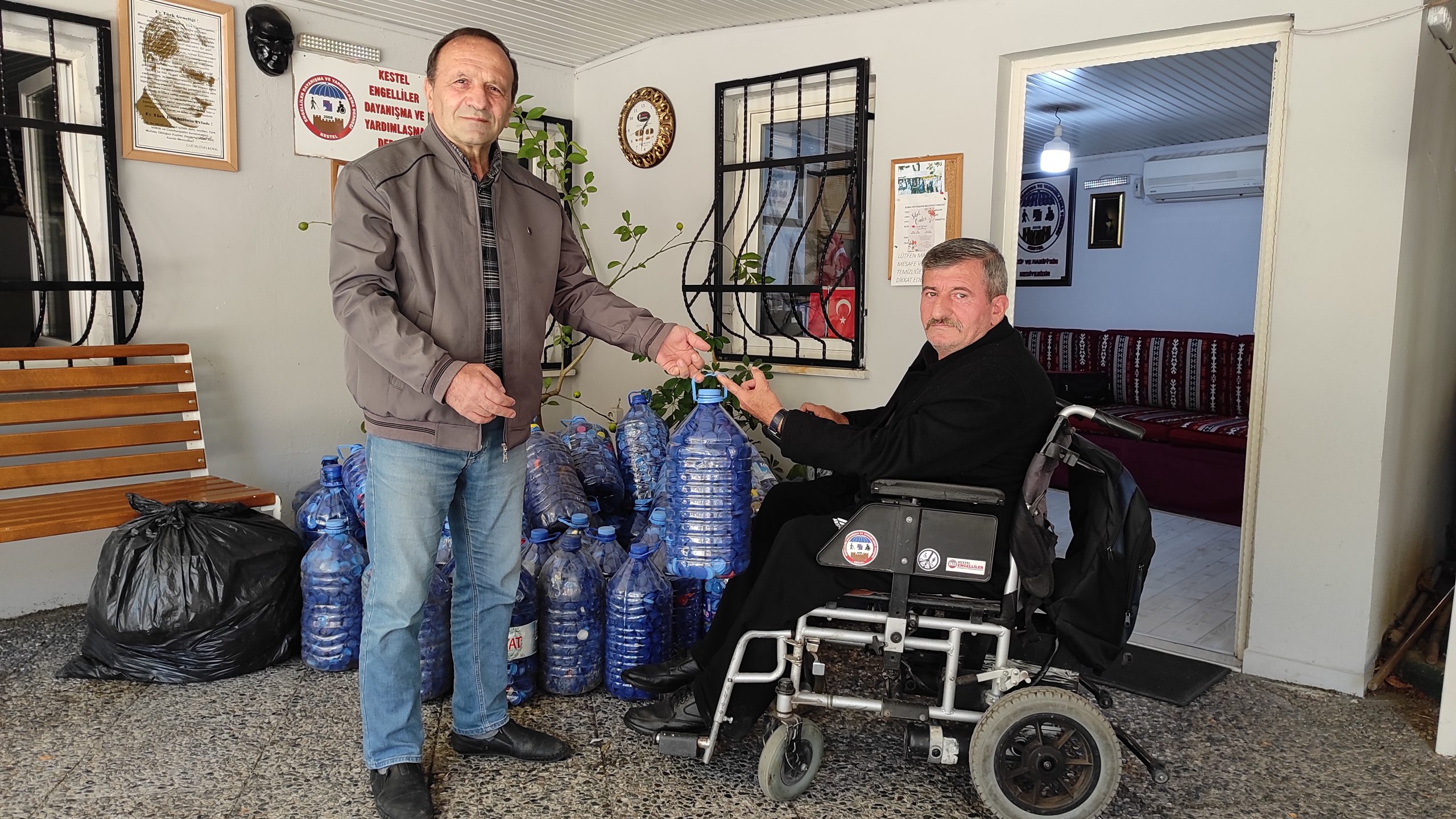 Kestel’de Engelliler İçin 100 Bin Mavi Kapak Topladı