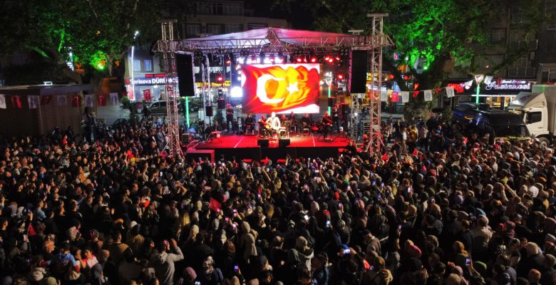 Uğur Işılak Meydan Kestel’de Sevenleriyle Buluştu