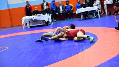 Minderin "altın adamı" olarak hafızalara yer edinen efsane güreşçi Reşit Karabacak,