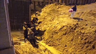 Kestel’de inşaat alanına düşen adamı polis ekipleri kurtardı. Olay dün