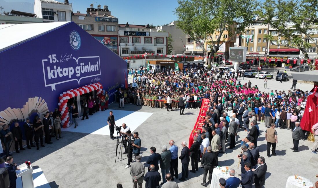 Kestel Belediyesi tarafından düzenlenen 15. Kitap Günleri Fuarı adeta öğrenci akınına