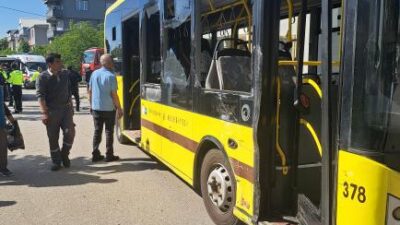 Kestel’de belediye otobüsüyle minibüs çarpıştı Kestel’de belediye otobüsüyle minibüs çarpıştı;