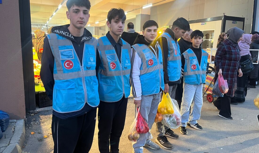 Kestel Ülkü Ocakları’ndan Anlamlı Farkındalık Çalışması Kestel Ülkü Ocakları mensubu gençler, cuma pazarında yardıma ihtiyaç duyan