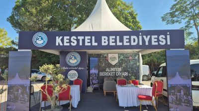 Kestel Belediyesi Sakarya’daki uluslararası fuarda yerini aldı Kestel’de faaliyet gösteren üreticilerin ürünlerinin ve ilçenin sektördeki birikiminin ziyaretçilere