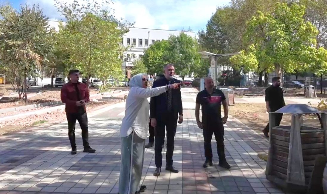Başkan Erol, Aile Parkı’ndaki Çalışmaları Yerinde İnceledi Kestel Belediyesi tarafından Aile Parkı’nda yürütülen kapsamlı yenileme ve düzenleme