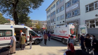 Kestel Şehit Mustafa Kurt Ortaokulu’nda gaz paniği yaşandı. Boğazı tahriş